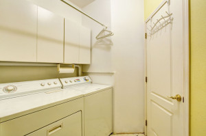 Should you or shouldn’t you include washers and dryers at your rental property?
